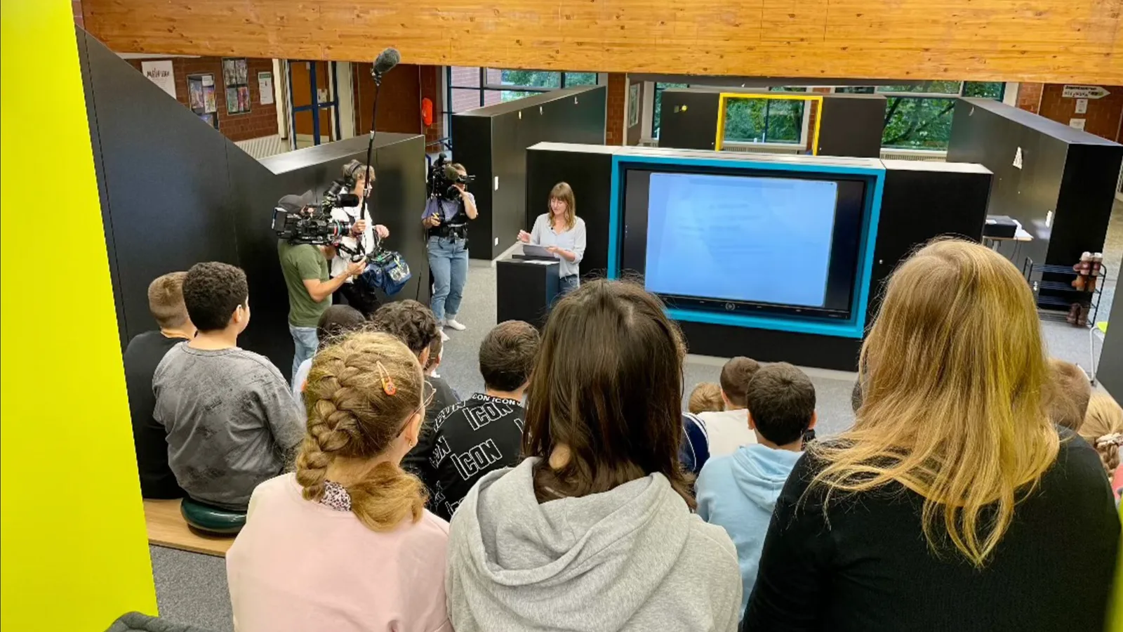 SWR Aktuell: Wie ein neuer KI-Raum den Unterricht an der Waldparkschule Heidelberg verändert